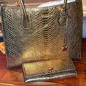 MK purse and wallet